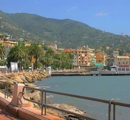 Ampio Luminoso Apartamento Rapallo