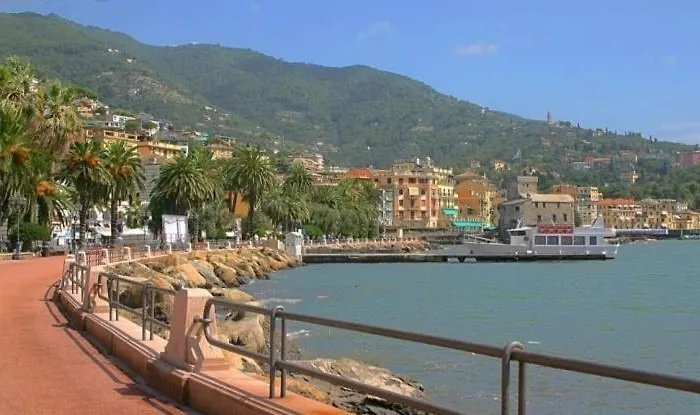 Ampio Luminoso Apartman Rapallo